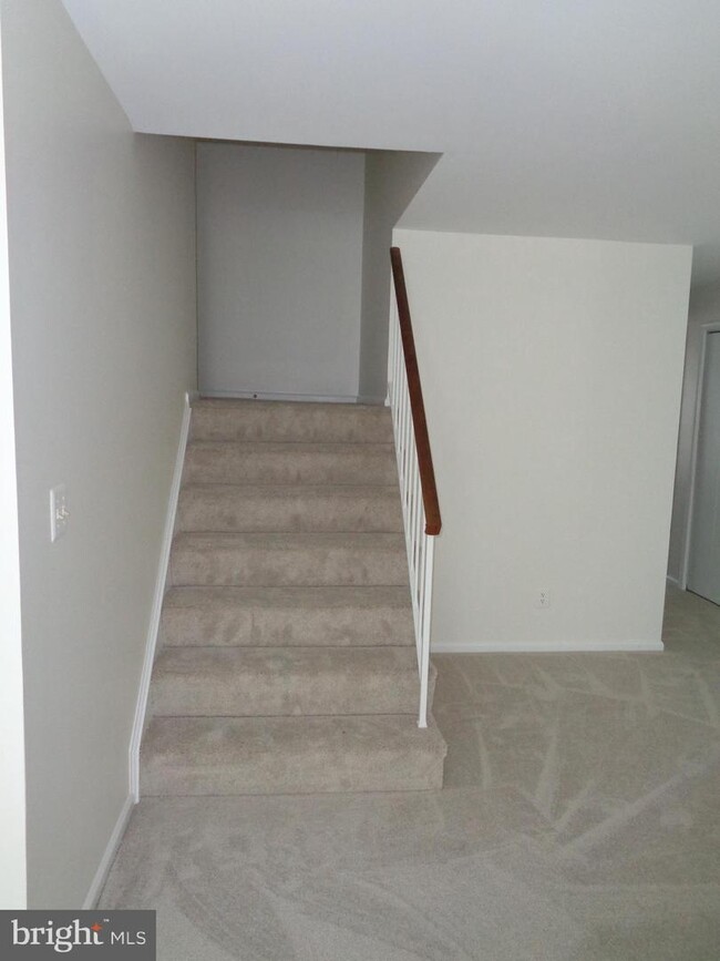 Building Photo - 12944 Grays Pointe Rd