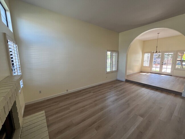 Foto del edificio - Bright and Spacious Home in Del Mar! *$500...