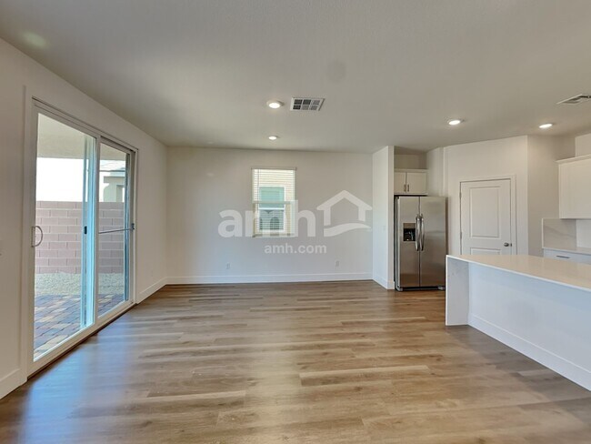 Building Photo - 11083 S Sanaco Ct