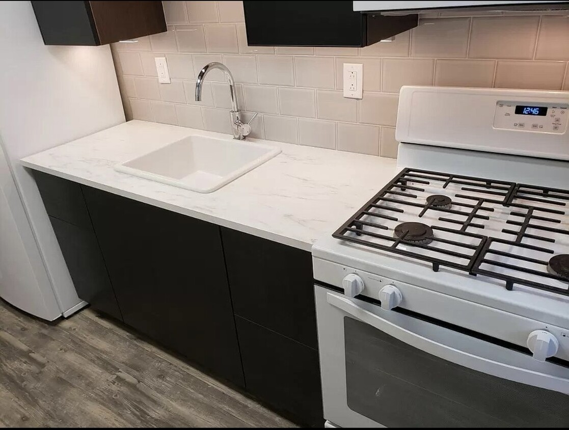 Kitchen - 1 Corbin Ct