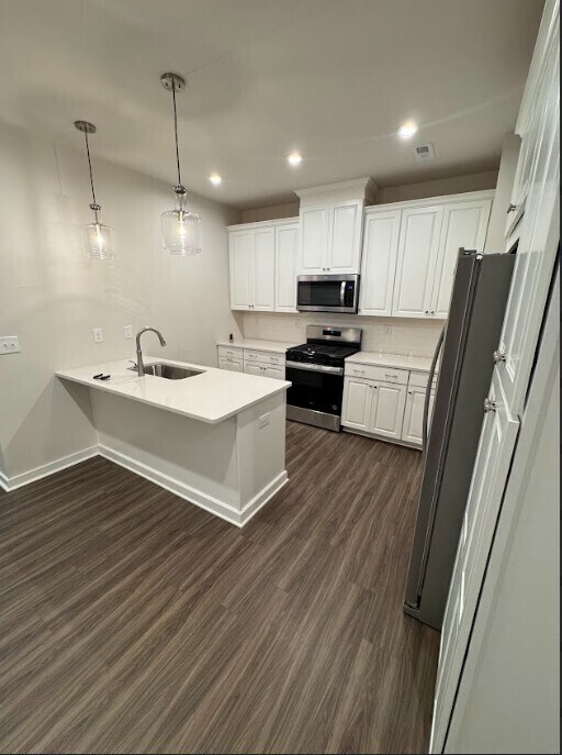 Foto del edificio - Beautiful 3-Bedroom, 3-Bath Home with Mode...