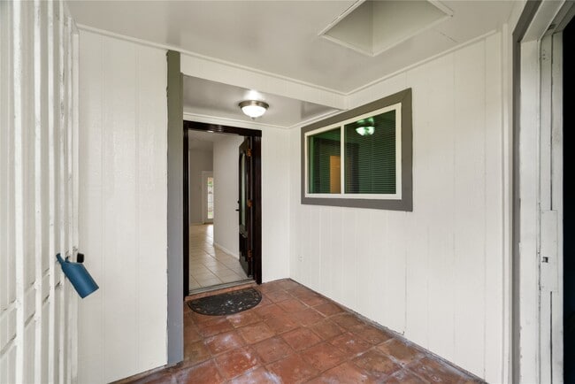Building Photo - 11111 Drakeland Dr