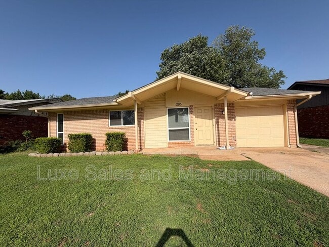 Photo - 205 S Meadow Ln House