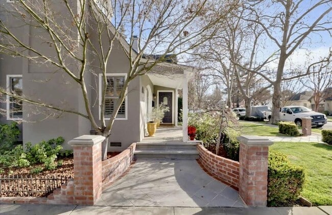 Foto del edificio - 1052 Carolyn Ave