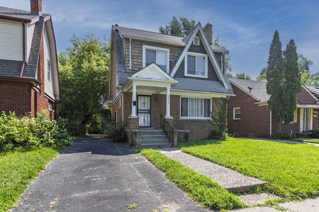 Building Photo - 15740 Stout St