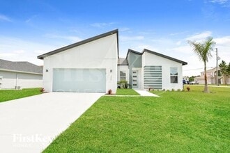 Building Photo - 330 Athabasca Pl