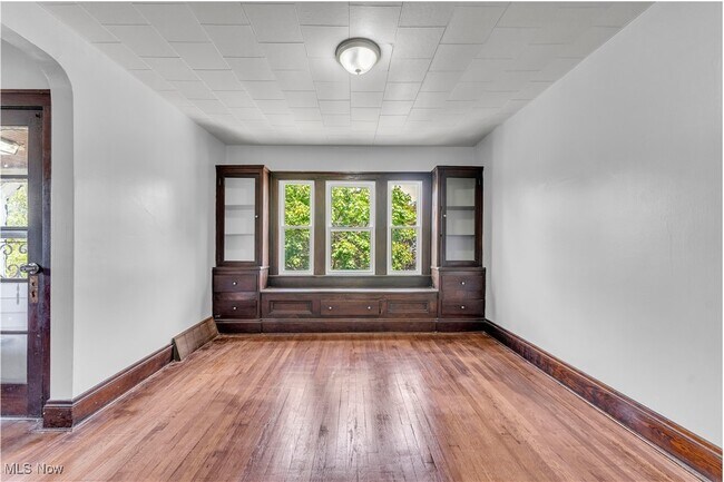 Foto del edificio - 7902 Rosewood Ave