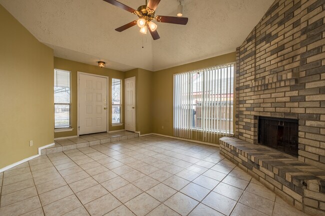 Foto del edificio - 4 Bedroom, 2 Bath Home near Dell in Round ...