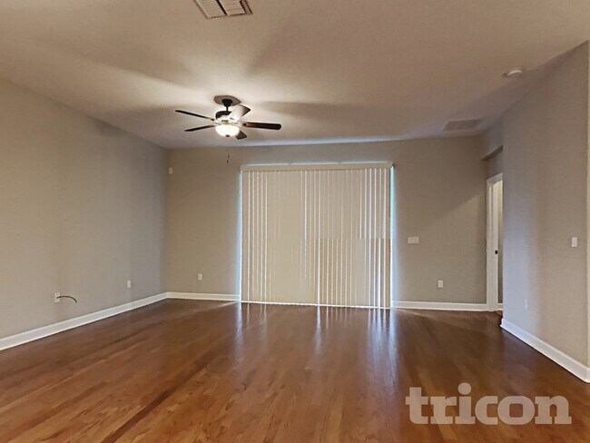 Foto del edificio - 13811 Newport Shores Dr