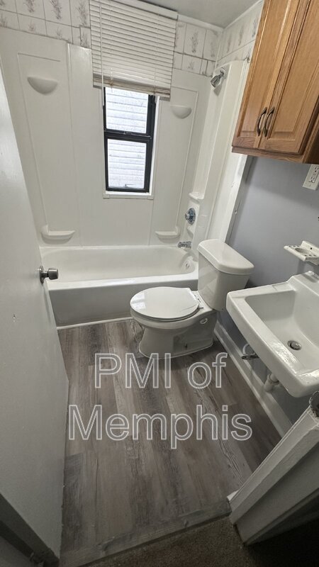 Foto del edificio - 1421 James St