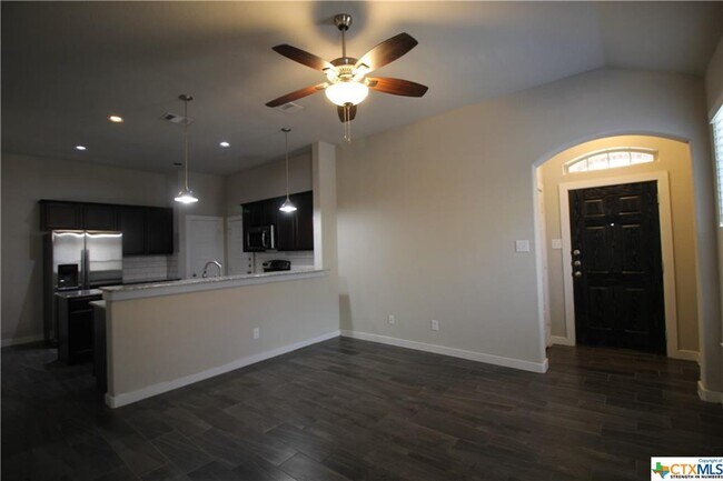 Foto del edificio - 1097 Creekside Orchard