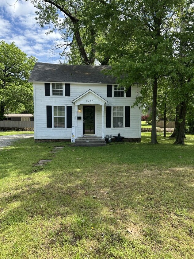 Foto principal - Absolutely Adorable 3br/1ba House - PERFEC...