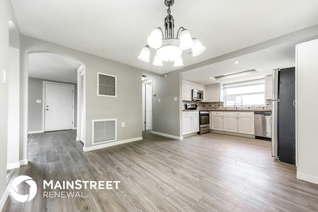 Foto del edificio - 9025 Collage Ln