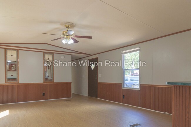 Building Photo - 3 BR / 2 Ba for Lease!