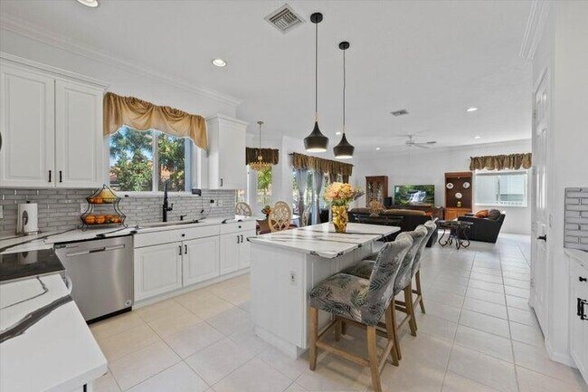 Building Photo - 4348 Mariners Cove Dr
