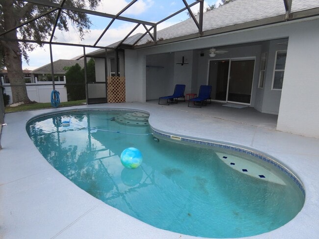 Building Photo - Spacious 4 Bedroom Pool Home Plus Addition...