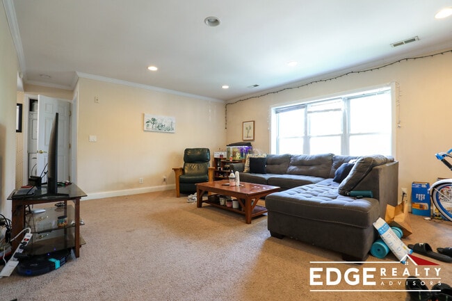 Photo - 168 Newton St Apartment