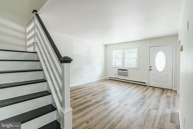 Building Photo - 2539 Jenkintown Rd