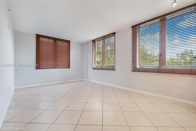 Building Photo - 2630 SW 28th St
