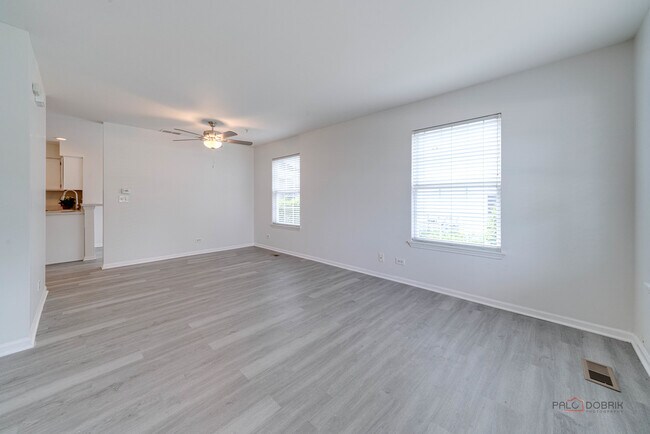 Foto del edificio - 1257 Orleans Dr