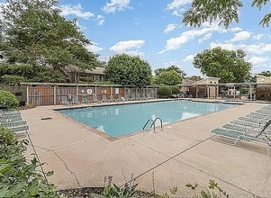 Building Photo - 926 Westbrooke Way