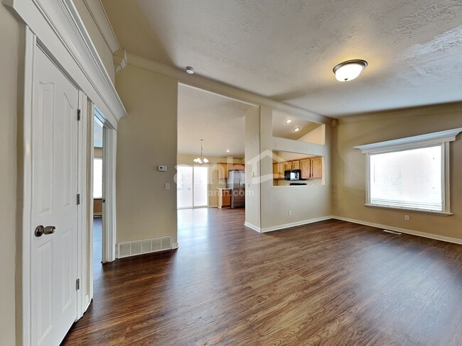 Building Photo - 2437 E 1650 S
