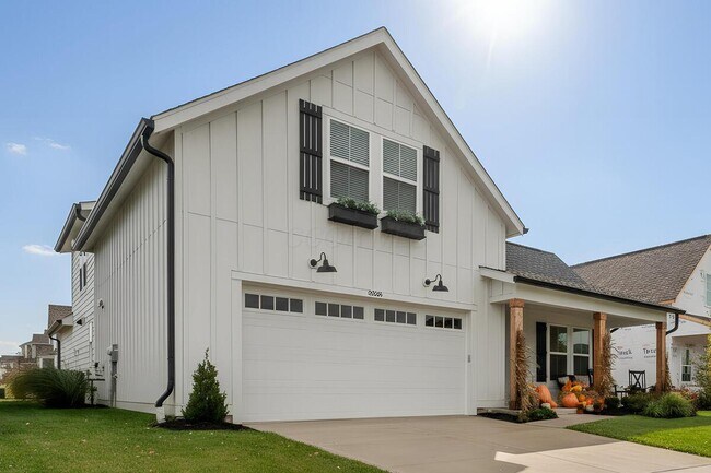 Building Photo - 8838 Eliot Dr