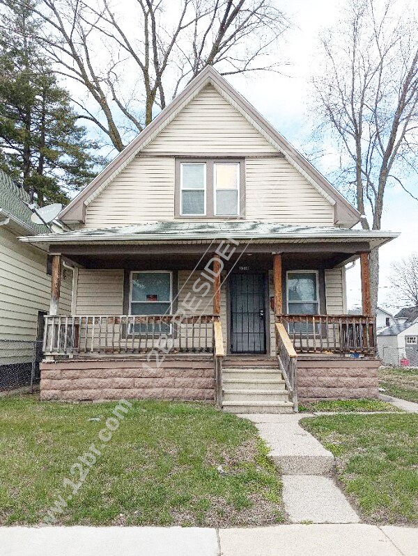 Foto del edificio - Nice 3-Bedroom Home with Big Yard and Form...
