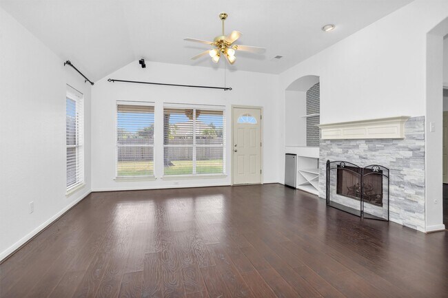 Foto del edificio - 19423 Wildwood Dale Ln