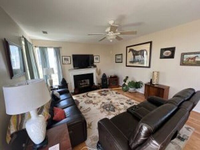 Foto del edificio - Park West with Water View