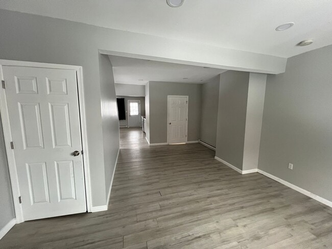 Building Photo - 344-346 Pear Street