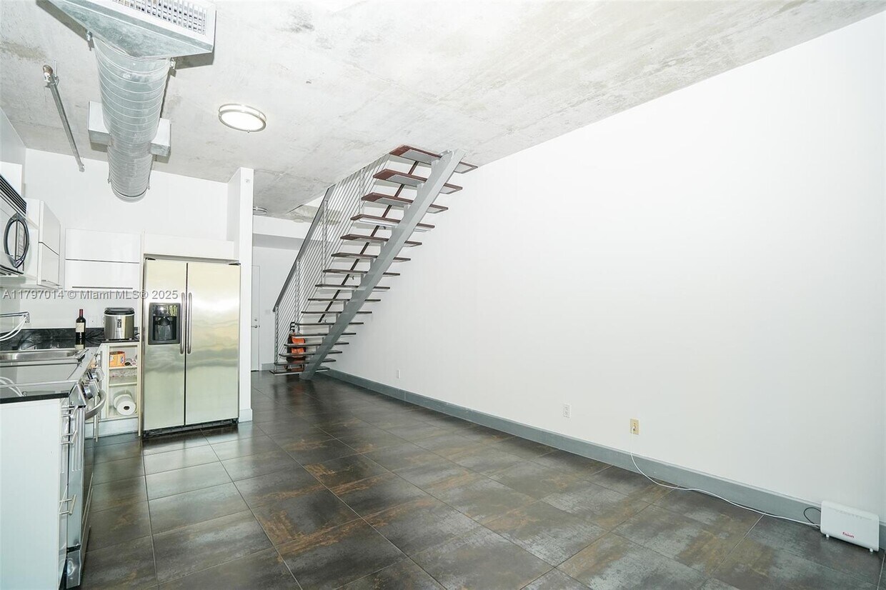 Primary Photo - 690 SW 1st Ct