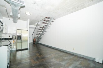 Building Photo - 690 SW 1st Ct
