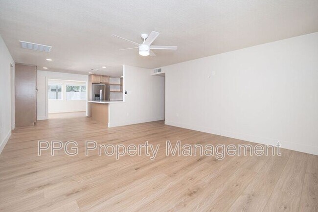 Foto del edificio - 3718 E Ludlow Dr