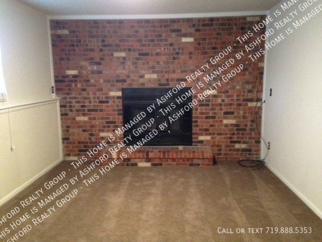 Building Photo - 2308 Vintage Dr