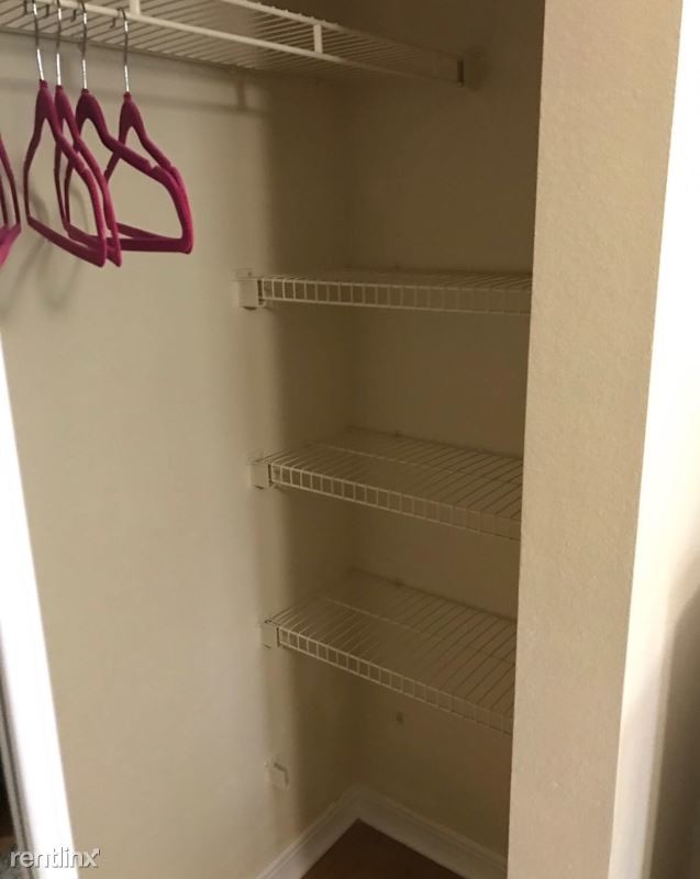 Foto del edificio - 309 Wolf Den Ln