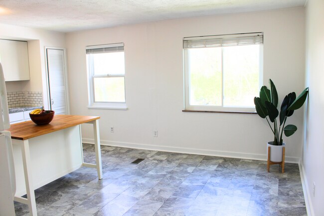 Foto del edificio - 3806 Gardner Ave