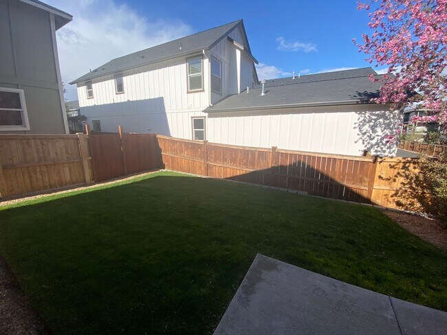 Foto del edificio - 3 Bed 2.5 Bath home in central Bend!