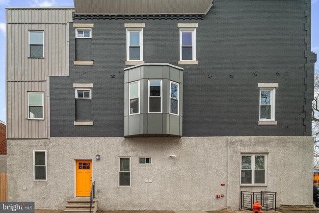 Building Photo - 2327 Wharton St