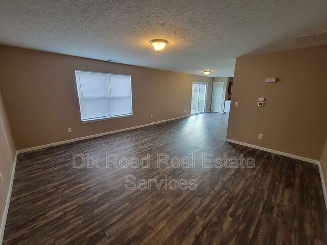 Foto del edificio - 268 Timber Hill Dr