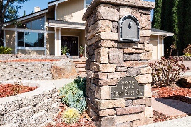 Foto del edificio - 7072 Anjou Creek Cir