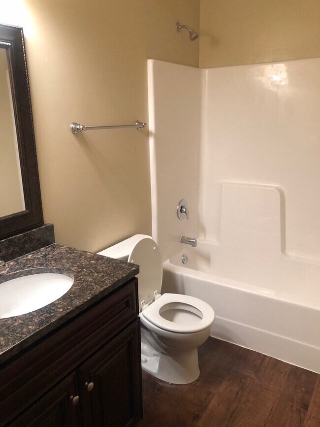 Building Photo - Newer Construction Home