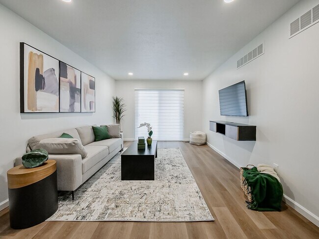 Foto del edificio - All New Luxury Living In Plymouth