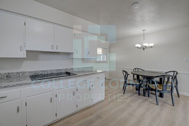 Building Photo - 1465 Brookwood- 4 BR,2 Bth house