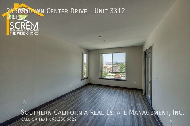 Foto del edificio - 24595 Town Center Dr