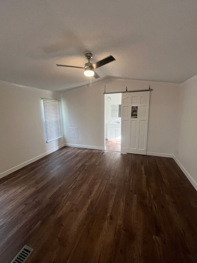 Foto del edificio - 193 Pearson St