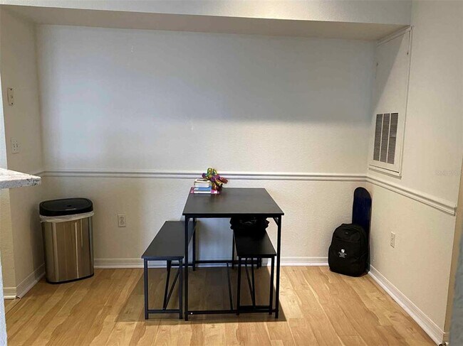 Foto del edificio - 3428 Soho St