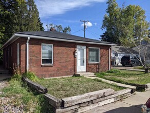 Building Photo - 1704 Bancroft St