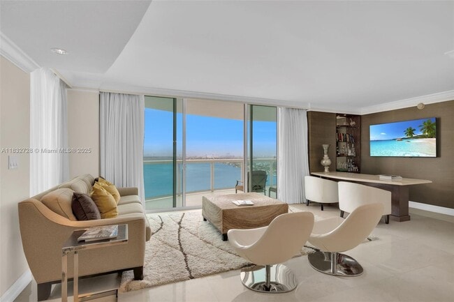 Building Photo - 1800 N Bayshore Dr