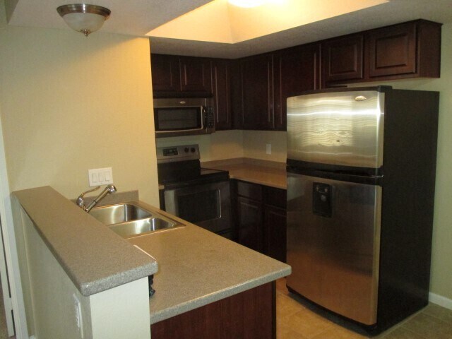 Building Photo - 1720 E. Thunderbird Road #1015